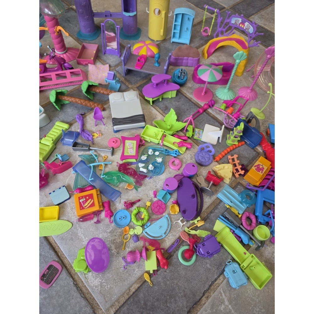 Huge Lot Of Polly Pocket  Clothes Shoes Accessories! Over‎ 150 Peaces!!! - Picture 10 of 11